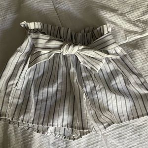 Flowy, striped linen dress shorts